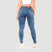 Cargar imagen en el visor de la galería, JEANS MUJER SKINNYTIRO ALTO REF 7072
